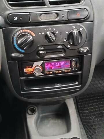 Серый Дэу Ланос, объемом двигателя 1.5 л и пробегом 280 тыс. км за 2000 $, фото 5 на Automoto.ua