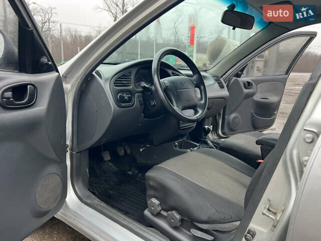 Серый Дэу Ланос, объемом двигателя 1.6 л и пробегом 240 тыс. км за 2400 $, фото 13 на Automoto.ua