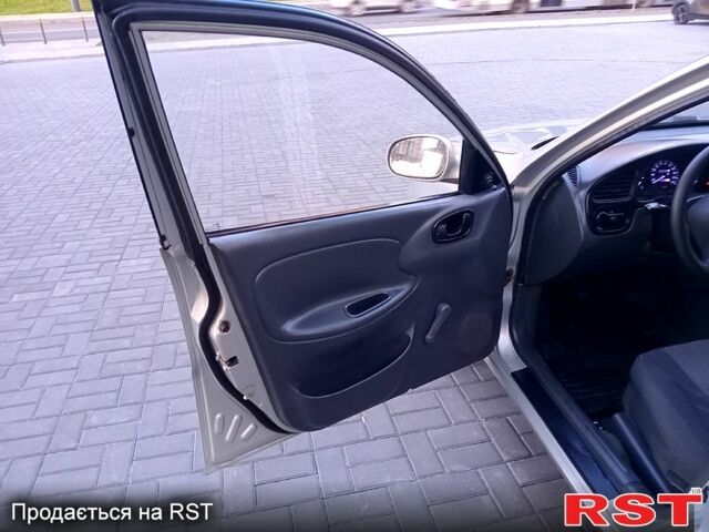 Сірий Деу Ланос, об'ємом двигуна 1.4 л та пробігом 118 тис. км за 2500 $, фото 4 на Automoto.ua