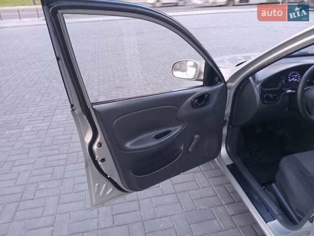 Серый Дэу Ланос, объемом двигателя 1.4 л и пробегом 118 тыс. км за 2150 $, фото 5 на Automoto.ua