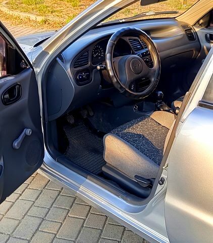 Сірий Деу Ланос, об'ємом двигуна 1.4 л та пробігом 86 тис. км за 2200 $, фото 2 на Automoto.ua
