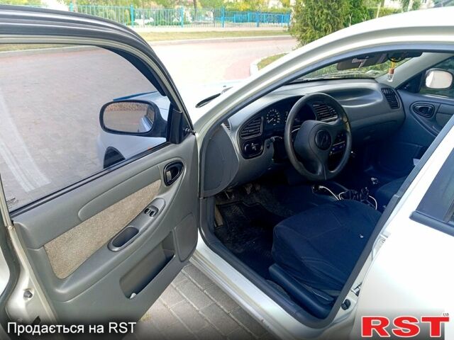 Сірий Деу Ланос, об'ємом двигуна 1.4 л та пробігом 155 тис. км за 2300 $, фото 3 на Automoto.ua