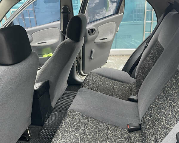 Сірий Деу Ланос, об'ємом двигуна 1.6 л та пробігом 139 тис. км за 3100 $, фото 5 на Automoto.ua