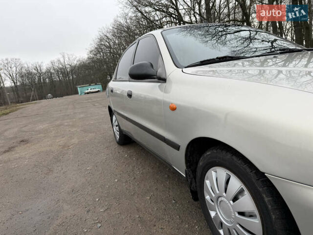 Серый Дэу Ланос, объемом двигателя 1.5 л и пробегом 216 тыс. км за 2500 $, фото 1 на Automoto.ua