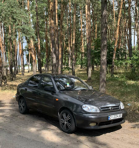 Серый Дэу Ланос, объемом двигателя 1.5 л и пробегом 200 тыс. км за 2700 $, фото 1 на Automoto.ua