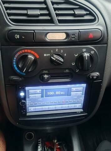 Сірий Деу Ланос, об'ємом двигуна 1.5 л та пробігом 228 тис. км за 3500 $, фото 4 на Automoto.ua