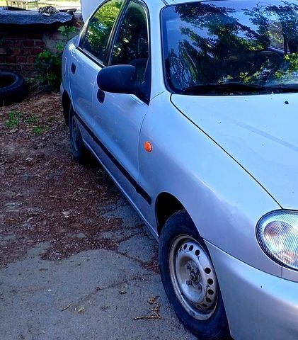 Сірий Деу Ланос, об'ємом двигуна 1.5 л та пробігом 220 тис. км за 1450 $, фото 2 на Automoto.ua