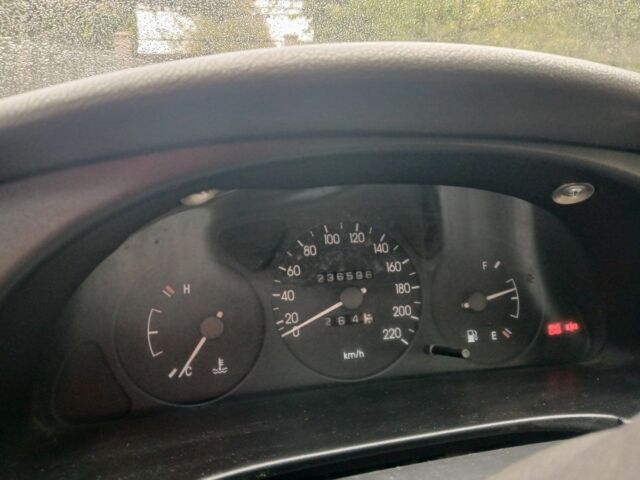 Сірий Деу Ланос, об'ємом двигуна 1.5 л та пробігом 236 тис. км за 1450 $, фото 2 на Automoto.ua