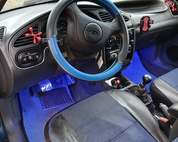 Деу Ланос 1998 у Кременчуге на Automoto.ua Синій Деу Ланос, об'ємом двигуна 1.6 л та пробігом 135 тис. км за 2700 $, фото 4 на Automoto.ua