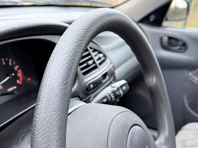 Дэу Ланос 2002 в Золотоноше на Automoto.ua Синий Дэу Ланос, объемом двигателя 1.5 л и пробегом 180 тыс. км за 2850 $, фото 8 на Automoto.ua