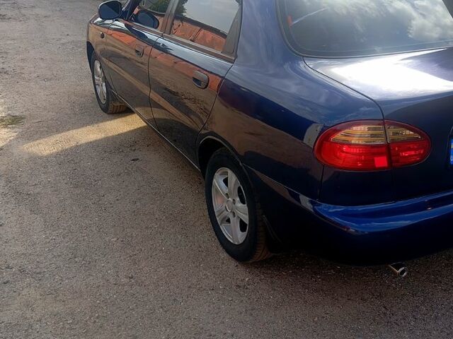 Синий Дэу Ланос, объемом двигателя 1.5 л и пробегом 280 тыс. км за 3500 $, фото 1 на Automoto.ua