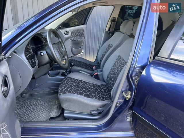 Деу Ланос 2004 у Полтаві на Automoto.ua Синій Деу Ланос, об'ємом двигуна 1.5 л та пробігом 244 тис. км за 2399 $, фото 4 на Automoto.ua