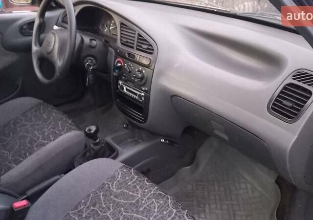 Синій Деу Ланос, об'ємом двигуна 1.5 л та пробігом 140 тис. км за 3300 $, фото 2 на Automoto.ua