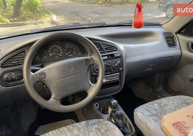 Деу Ланос 2005 у Чернівцях на Automoto.ua Синій Деу Ланос, об'ємом двигуна 1.5 л та пробігом 220 тис. км за 2500 $, фото 6 на Automoto.ua