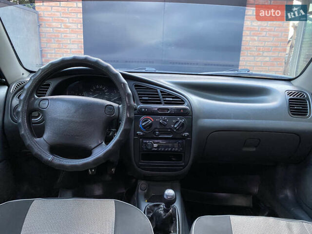 Деу Ланос 2005 у Кропивницькому (Кіровограді) на Automoto.ua Синій Деу Ланос, об'ємом двигуна 1.5 л та пробігом 282 тис. км за 2500 $, фото 4 на Automoto.ua