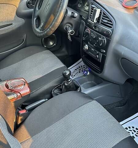 Синий Дэу Ланос, объемом двигателя 1.6 л и пробегом 197 тыс. км за 3000 $, фото 2 на Automoto.ua