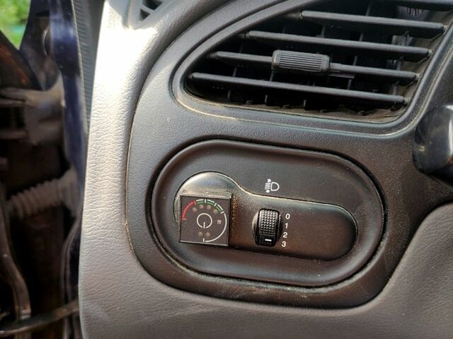 Синій Деу Ланос, об'ємом двигуна 1.6 л та пробігом 225 тис. км за 2000 $, фото 4 на Automoto.ua