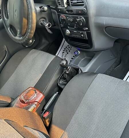 Синий Дэу Ланос, объемом двигателя 1.6 л и пробегом 197 тыс. км за 3000 $, фото 1 на Automoto.ua