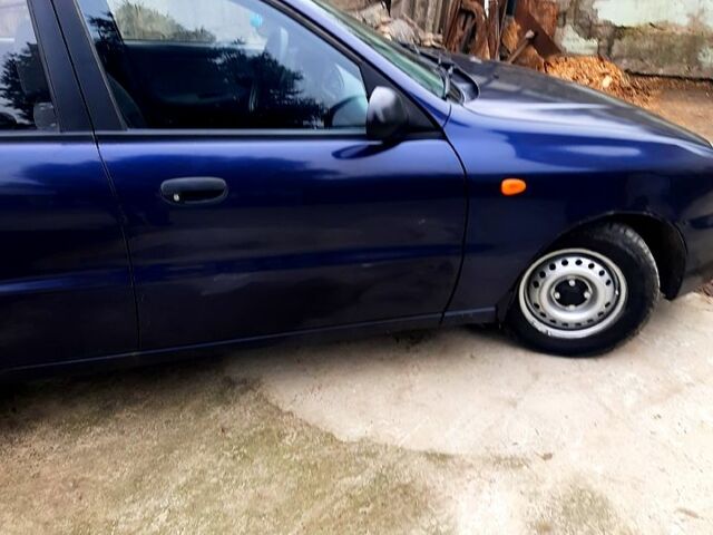 Синий Дэу Ланос, объемом двигателя 1.5 л и пробегом 220 тыс. км за 2000 $, фото 6 на Automoto.ua