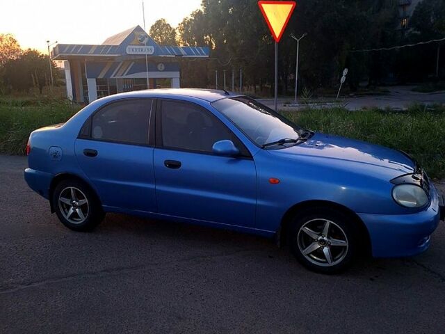 Синий Дэу Ланос, объемом двигателя 1.4 л и пробегом 230 тыс. км за 2160 $, фото 6 на Automoto.ua