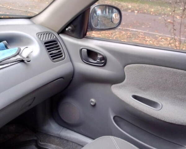 Деу Ланос 2007 у Гребенке на Automoto.ua Синій Деу Ланос, об'ємом двигуна 1.5 л та пробігом 156 тис. км за 2000 $, фото 4 на Automoto.ua