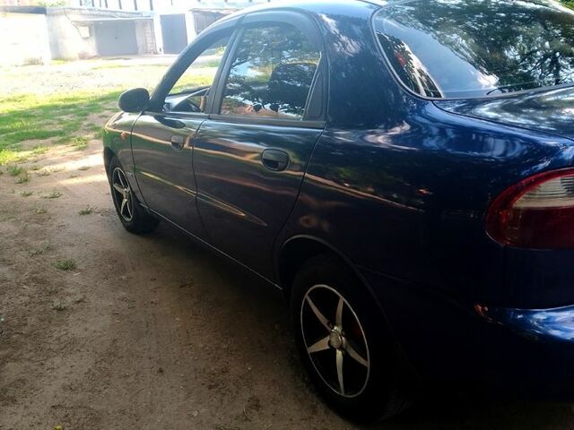 Синий Дэу Ланос, объемом двигателя 1.5 л и пробегом 168 тыс. км за 3500 $, фото 3 на Automoto.ua