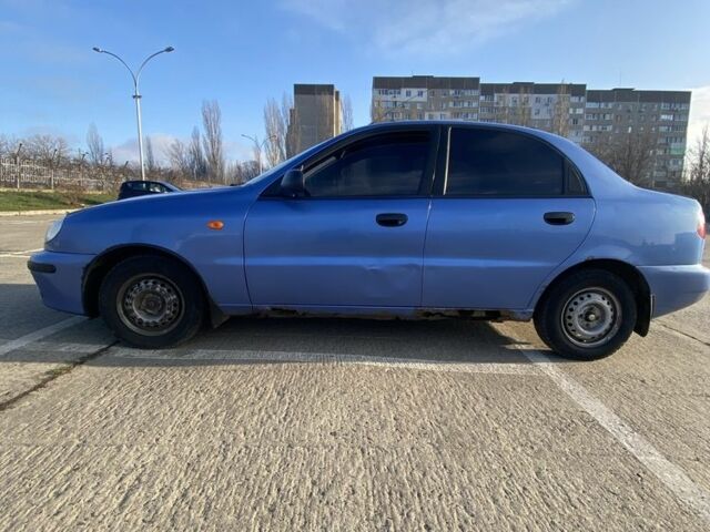 Синий Дэу Ланос, объемом двигателя 1.4 л и пробегом 320 тыс. км за 1300 $, фото 2 на Automoto.ua