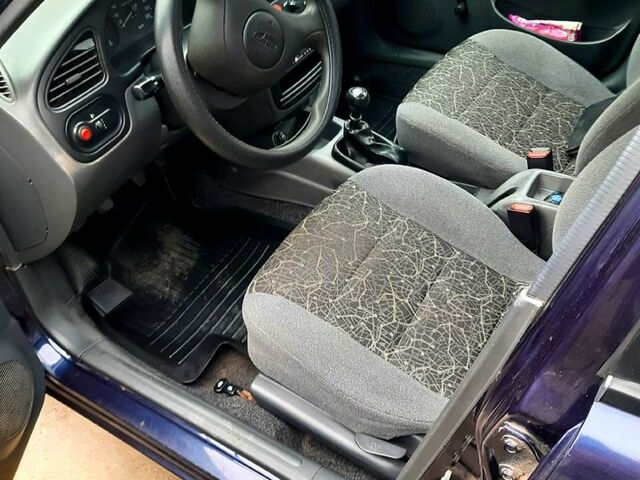 Синий Дэу Ланос, объемом двигателя 1.5 л и пробегом 220 тыс. км за 2000 $, фото 1 на Automoto.ua