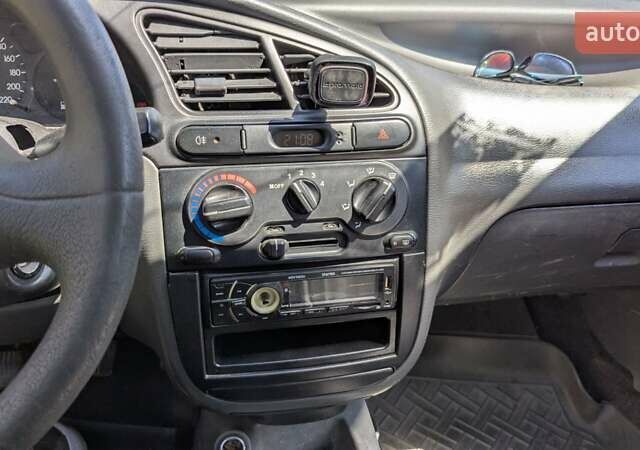 Синий Дэу Ланос, объемом двигателя 1.5 л и пробегом 400 тыс. км за 1900 $, фото 10 на Automoto.ua