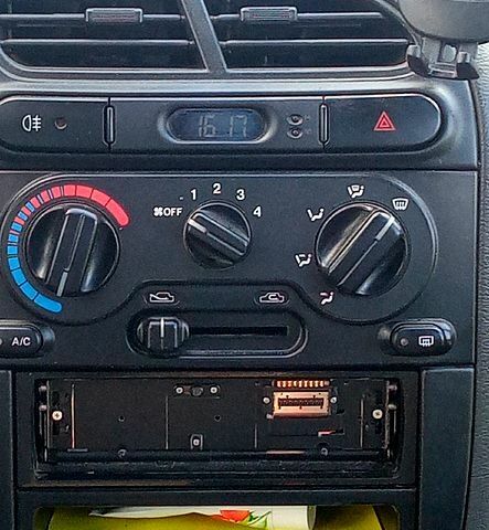 Деу Ланос 2007 у Козельце на Automoto.ua Синій Деу Ланос, об'ємом двигуна 1.6 л та пробігом 300 тис. км за 2300 $, фото 4 на Automoto.ua