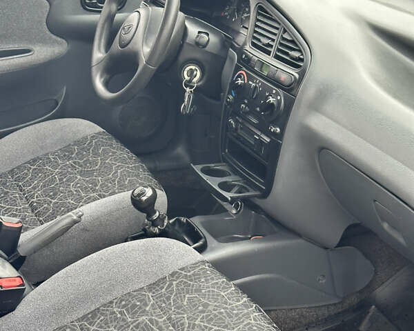 Синий Дэу Ланос, объемом двигателя 0 л и пробегом 277 тыс. км за 2200 $, фото 4 на Automoto.ua