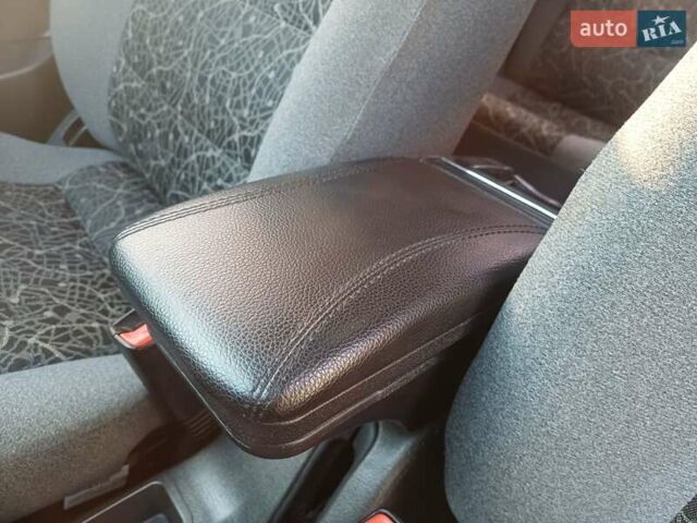 Деу Ланос 2008 у Полтаві на Automoto.ua Синій Деу Ланос, об'ємом двигуна 1.5 л та пробігом 168 тис. км за 2500 $, фото 21 на Automoto.ua