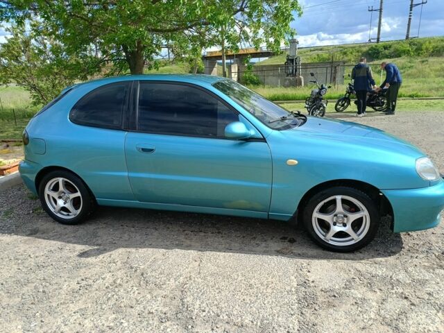 Зеленый Дэу Ланос, объемом двигателя 1.5 л и пробегом 230 тыс. км за 2200 $, фото 2 на Automoto.ua