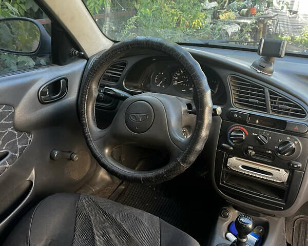 Дэу Ланос 2003 в Павлограде на Automoto.ua Зеленый Дэу Ланос, объемом двигателя 1.5 л и пробегом 300 тыс. км за 1800 $, фото 4 на Automoto.ua