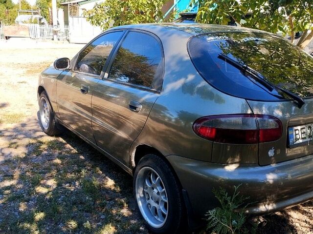 Деу Ланос 2007 у Первомайськ на Automoto.ua Зелений Деу Ланос, об'ємом двигуна 1.5 л та пробігом 283 тис. км за 2650 $, фото 5 на Automoto.ua