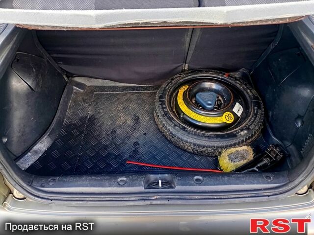 Дэу Ланос 2007 в Львове на Automoto.ua Зеленый Дэу Ланос, объемом двигателя 1.5 л и пробегом 278 тыс. км за 1800 $, фото 7 на Automoto.ua