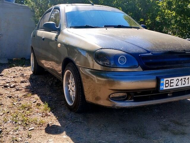 Деу Ланос 2007 у Первомайськ на Automoto.ua Зелений Деу Ланос, об'ємом двигуна 1.5 л та пробігом 283 тис. км за 2650 $, фото 1 на Automoto.ua