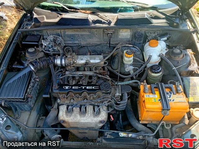 Зелений Деу Ланос, об'ємом двигуна 1.5 л та пробігом 300 тис. км за 900 $, фото 1 на Automoto.ua