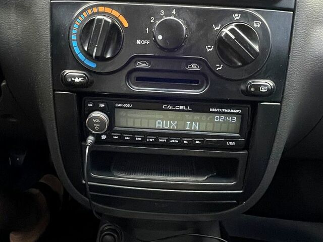 Дэу Ланос 1998 в Днепре (Днепропетровске) на Automoto.ua Зеленый Дэу Ланос, объемом двигателя 1.5 л и пробегом 0 тыс. км за 1650 $, фото 5 на Automoto.ua