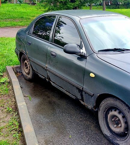 Зелений Деу Ланос, об'ємом двигуна 1.5 л та пробігом 300 тис. км за 1000 $, фото 1 на Automoto.ua