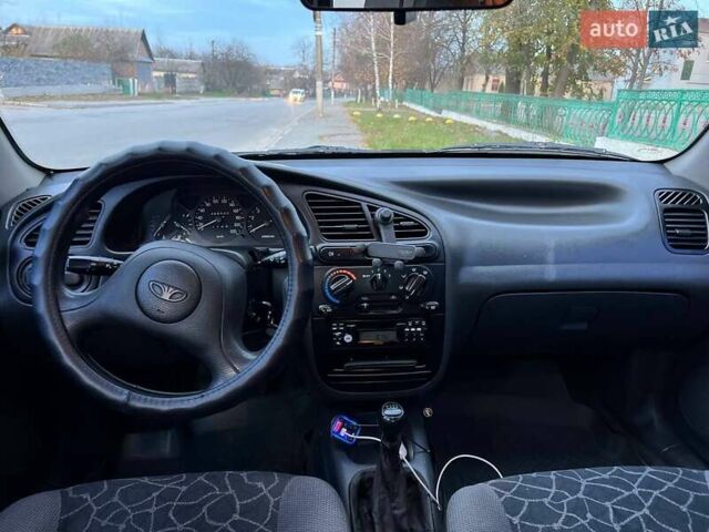 Зеленый Дэу Ланос, объемом двигателя 1.5 л и пробегом 267 тыс. км за 2750 $, фото 1 на Automoto.ua