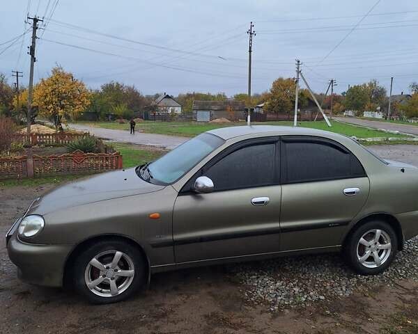 Дэу Ланос 2002 в Высокополье на Automoto.ua Зеленый Дэу Ланос, объемом двигателя 1.5 л и пробегом 170 тыс. км за 2700 $, фото 1 на Automoto.ua