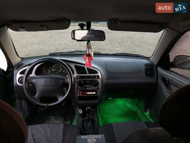 Дэу Ланос 2003 в Виноградове на Automoto.ua Зеленый Дэу Ланос, объемом двигателя 1.6 л и пробегом 255 тыс. км за 3350 $, фото 2 на Automoto.ua