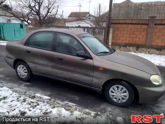 Зеленый Дэу Ланос, объемом двигателя 1.5 л и пробегом 207 тыс. км за 2200 $, фото 1 на Automoto.ua