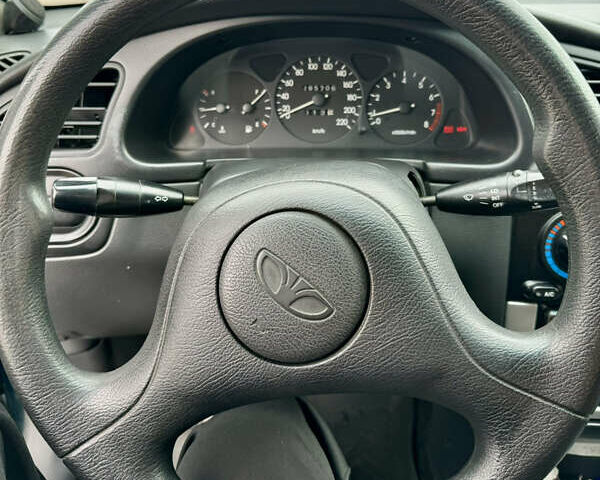 Зеленый Дэу Ланос, объемом двигателя 1.5 л и пробегом 295 тыс. км за 2400 $, фото 5 на Automoto.ua