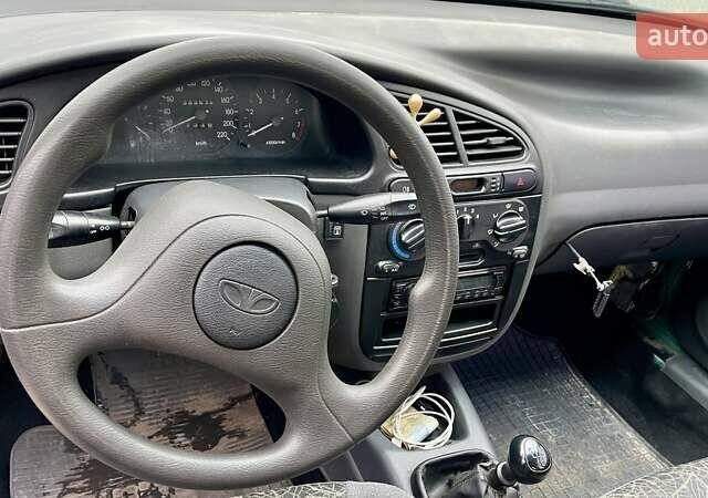 Зеленый Дэу Ланос, объемом двигателя 1.5 л и пробегом 220 тыс. км за 2800 $, фото 3 на Automoto.ua