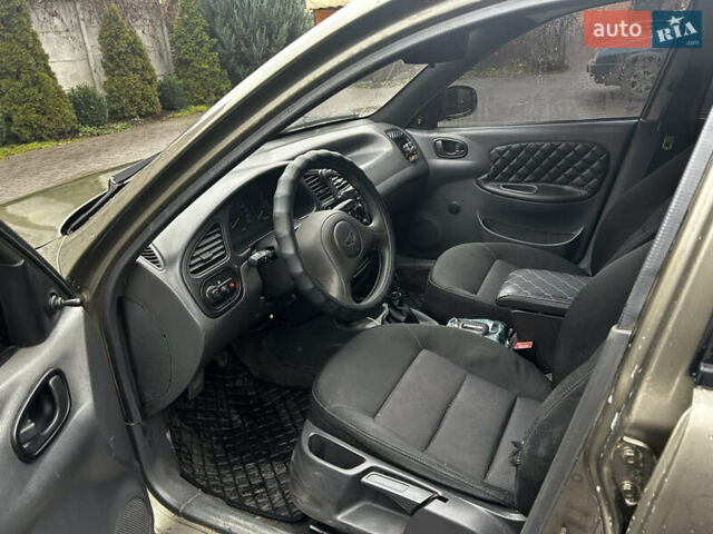 Зеленый Дэу Ланос, объемом двигателя 1.5 л и пробегом 280 тыс. км за 2350 $, фото 1 на Automoto.ua