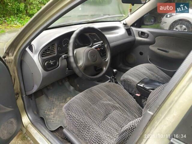 Деу Ланос 2004 у Умани на Automoto.ua Зелений Деу Ланос, об'ємом двигуна 1.5 л та пробігом 300 тис. км за 2300 $, фото 4 на Automoto.ua