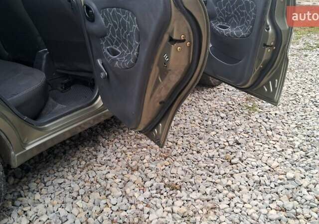 Зеленый Дэу Ланос, объемом двигателя 1.5 л и пробегом 190 тыс. км за 2450 $, фото 4 на Automoto.ua