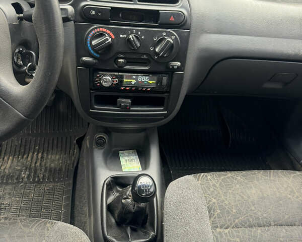 Зелений Деу Ланос, об'ємом двигуна 1.5 л та пробігом 200 тис. км за 999 $, фото 6 на Automoto.ua